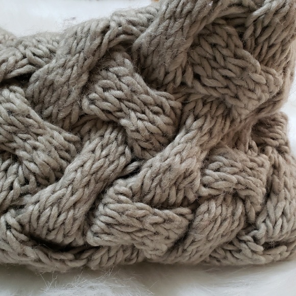 Simons scarf - Picture 3 of 4